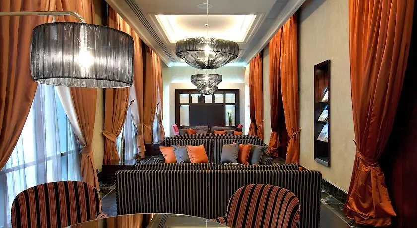 Hotel Barcelona Center 4*,